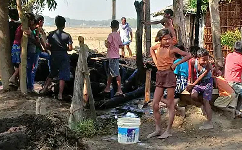 बहुदरमाईमा चारवटा फुसको घरगोठमा आगलागी