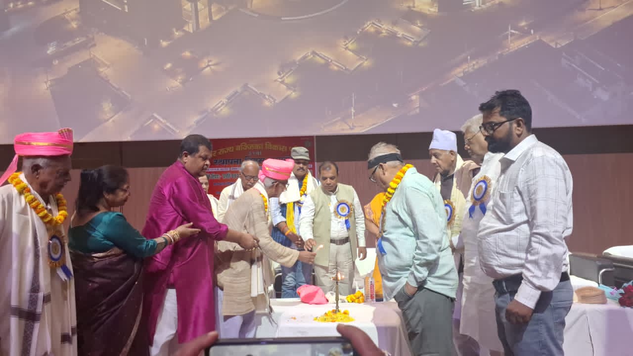 वैशालीबाट विश्वका १६० लोकतान्त्रिक देशसम्म बज्जिका भाषा–संस्कृति पुर्याउने अभियान : डा. शशि भूषण कुमार